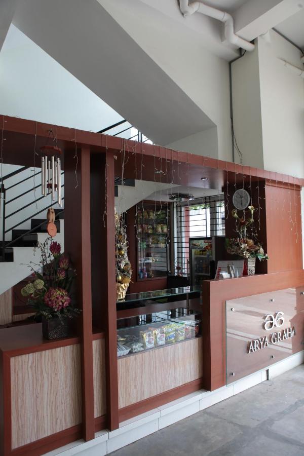 Hotel OYO 1451 Arya Graha Semarang Exterior foto