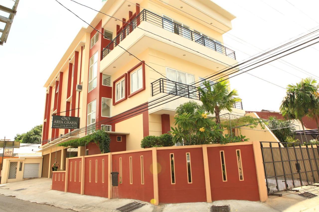 Hotel OYO 1451 Arya Graha Semarang Exterior foto