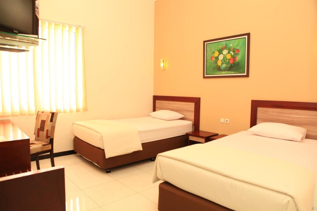 Hotel OYO 1451 Arya Graha Semarang Exterior foto