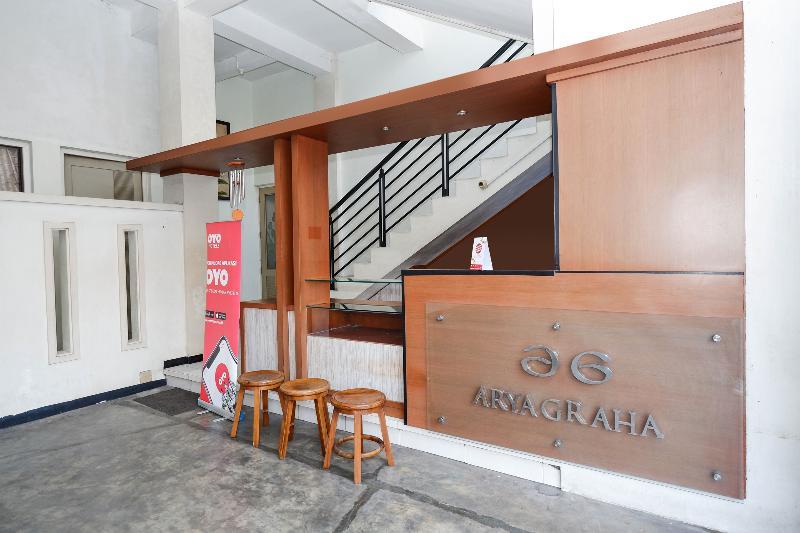 Hotel OYO 1451 Arya Graha Semarang Exterior foto