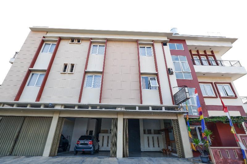 Hotel OYO 1451 Arya Graha Semarang Exterior foto