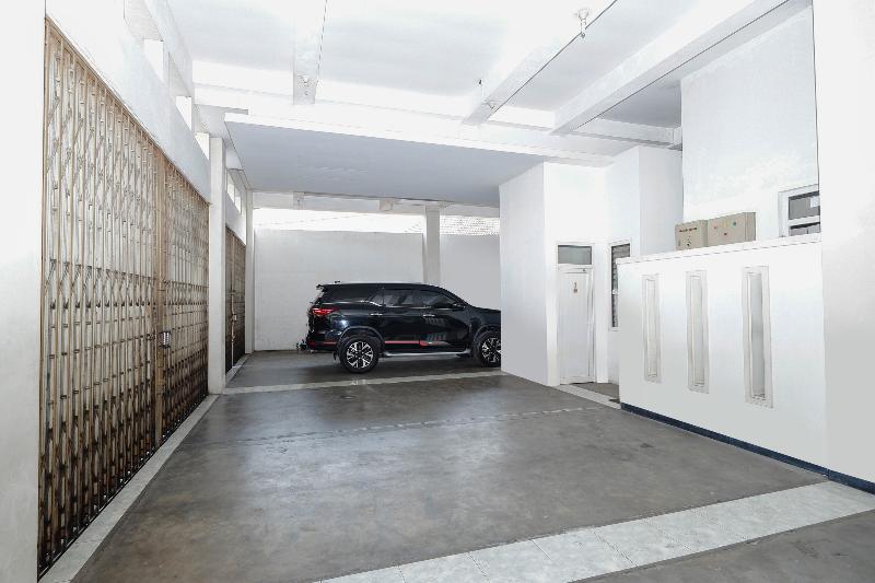 Hotel OYO 1451 Arya Graha Semarang Exterior foto