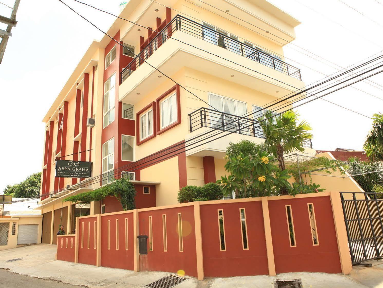 Hotel OYO 1451 Arya Graha Semarang Exterior foto