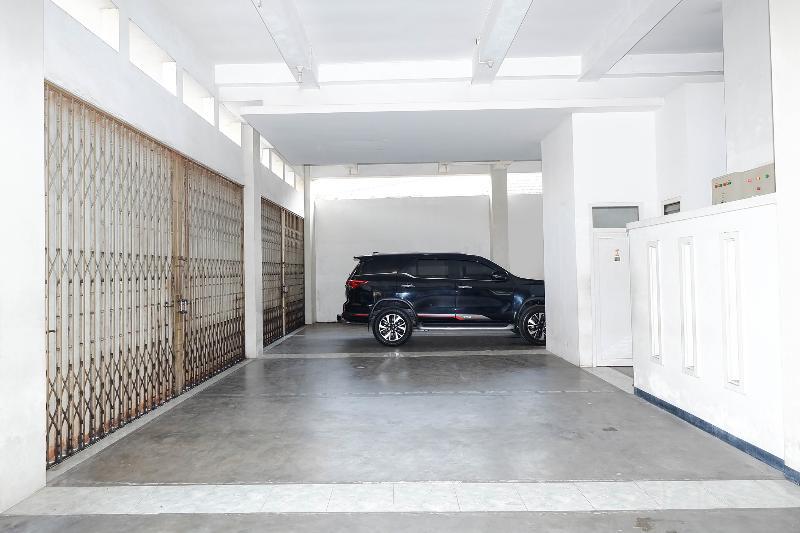 Hotel OYO 1451 Arya Graha Semarang Exterior foto